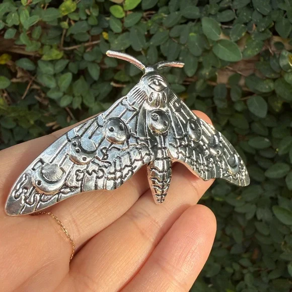 Silver Moth Hair Clip - Picture 5 of 6